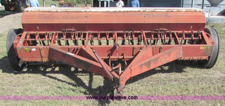 image for item D9041 International 510 12' drill