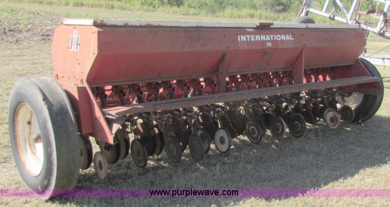 image for item D9041 International 510 12' drill