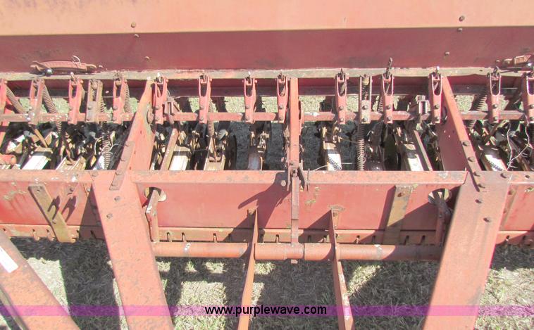 image for item D9041 International 510 12' drill