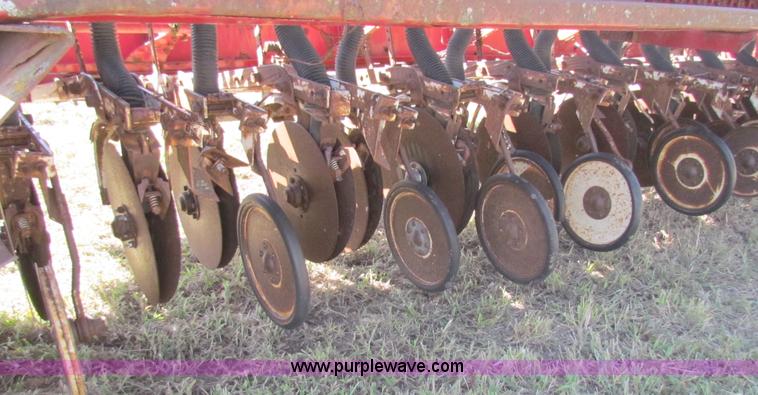 image for item D9041 International 510 12' drill