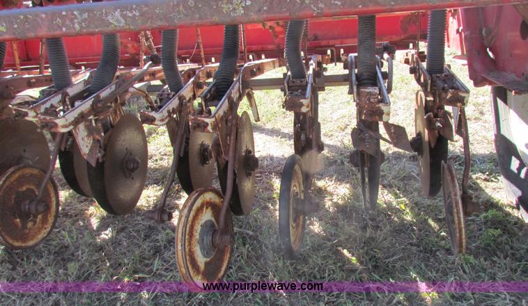 image for item D9041 International 510 12' drill