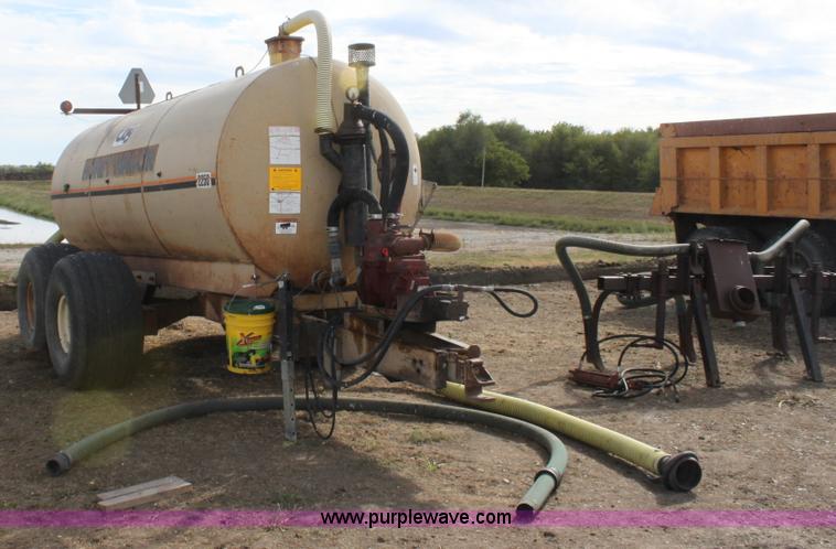 image for item A2695 Clay 2250 Honey Wagon vacuum tank