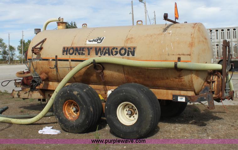 image for item A2695 Clay 2250 Honey Wagon vacuum tank