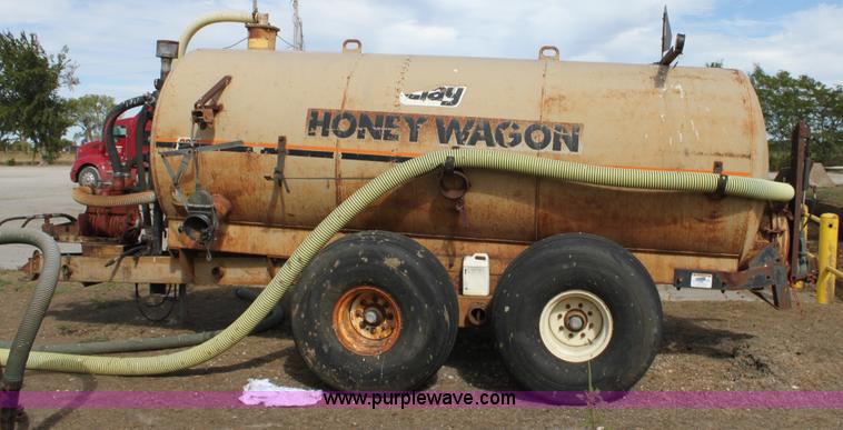 image for item A2695 Clay 2250 Honey Wagon vacuum tank
