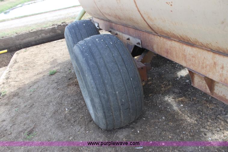 image for item A2695 Clay 2250 Honey Wagon vacuum tank