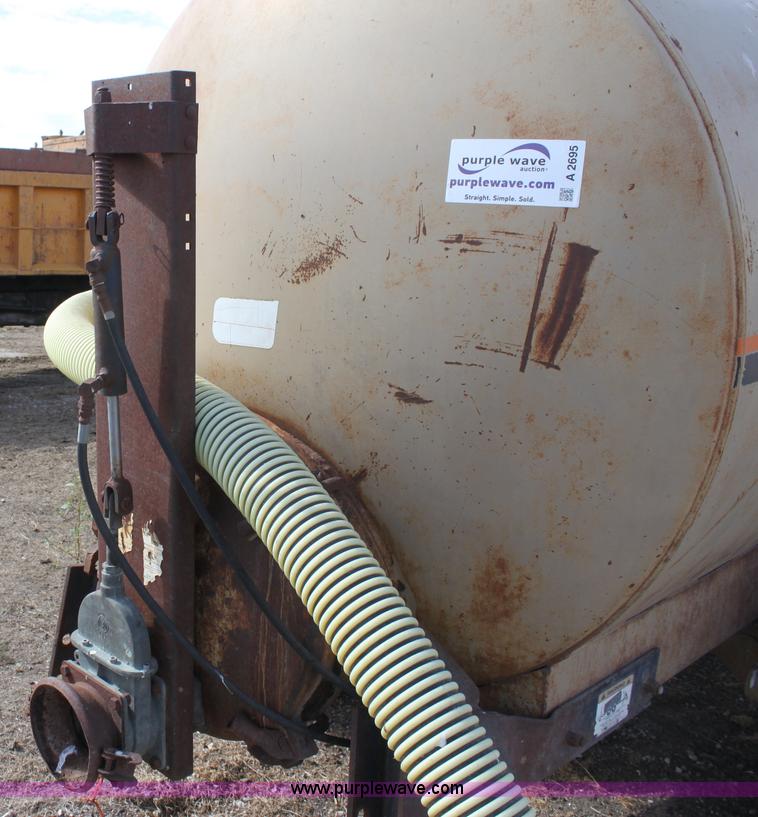 image for item A2695 Clay 2250 Honey Wagon vacuum tank