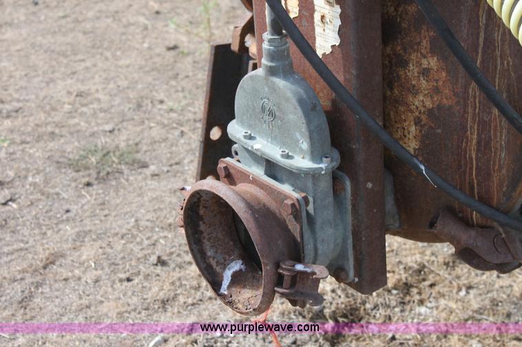 image for item A2695 Clay 2250 Honey Wagon vacuum tank