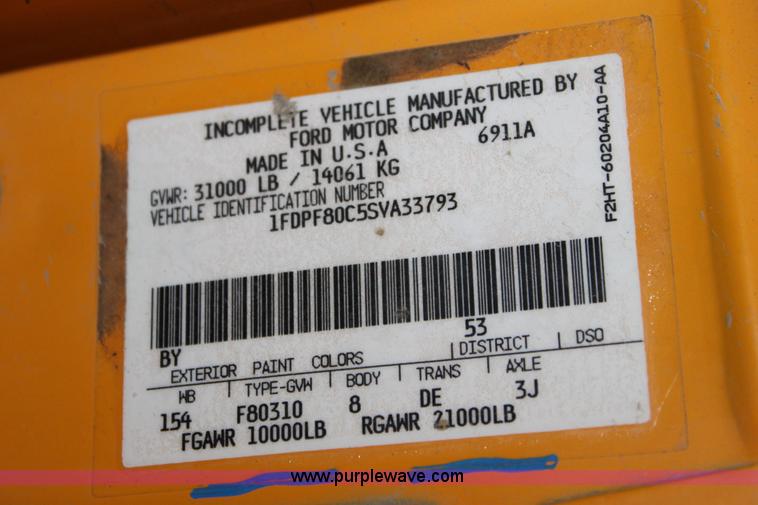 image for item A2832 1995 Ford F800 dump truck