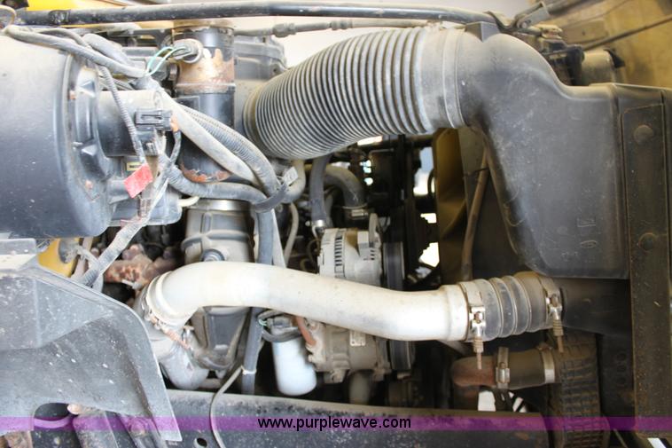 image for item A2832 1995 Ford F800 dump truck