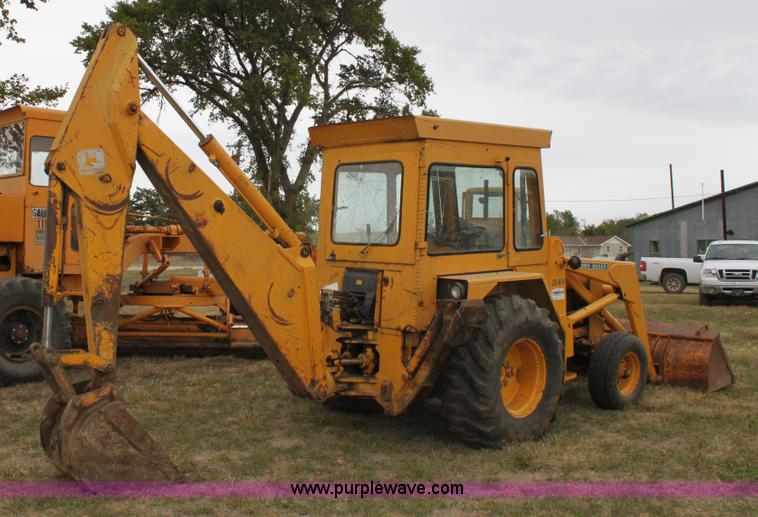 image for item A2838 1979 John Deere 410 backhoe