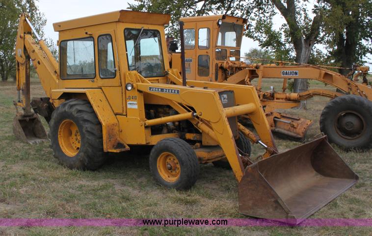 image for item A2838 1979 John Deere 410 backhoe