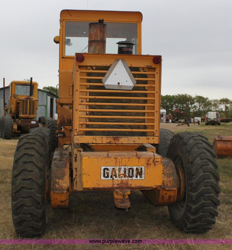 image for item A2839 1973 Galion 118 motor grader