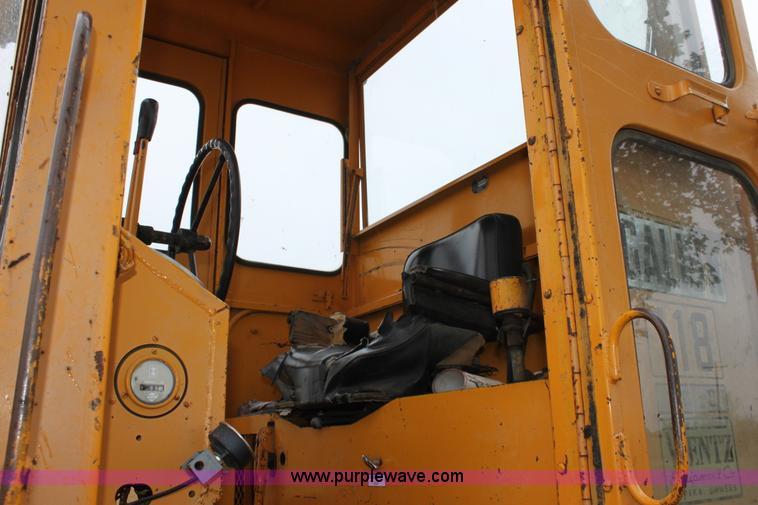 image for item A2839 1973 Galion 118 motor grader