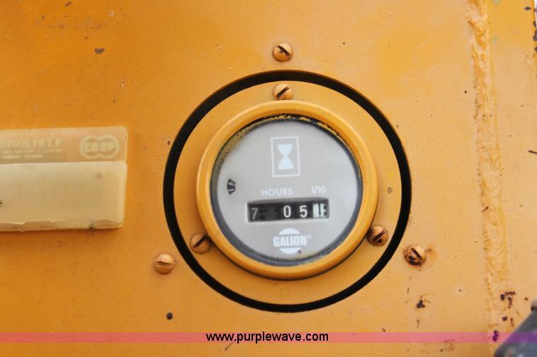 image for item A2839 1973 Galion 118 motor grader