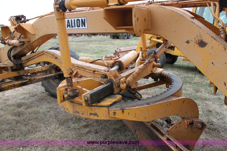 image for item A2839 1973 Galion 118 motor grader