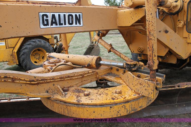 image for item A2839 1973 Galion 118 motor grader