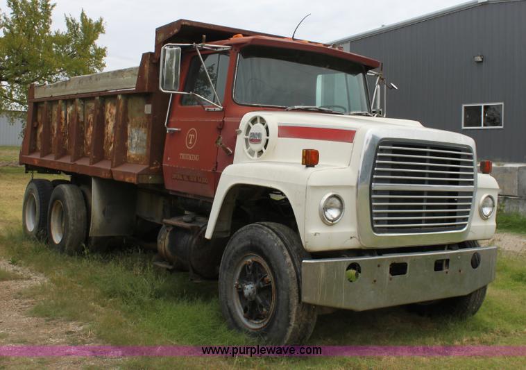 image for item A2844 1977 Ford tandem axle dump truck