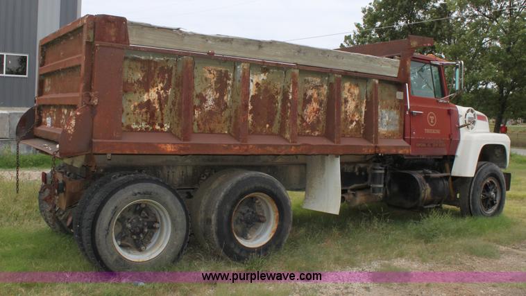 image for item A2844 1977 Ford tandem axle dump truck