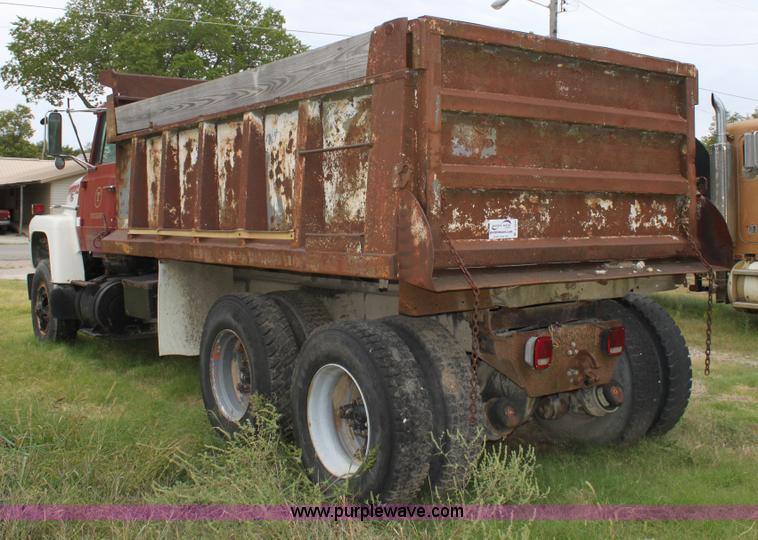 image for item A2844 1977 Ford tandem axle dump truck