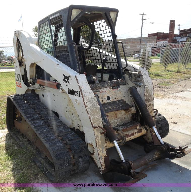 image for item A3104 2003 Bobcat T300 skid steer