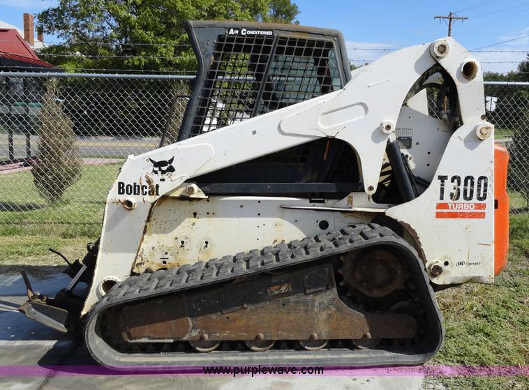 image for item A3104 2003 Bobcat T300 skid steer