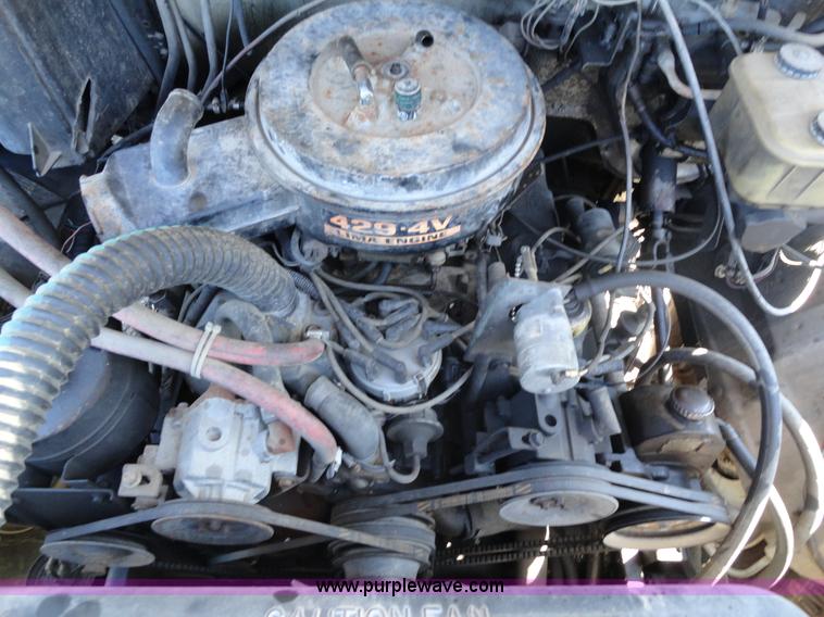 image for item A3107 1987 Ford F800 digger truck