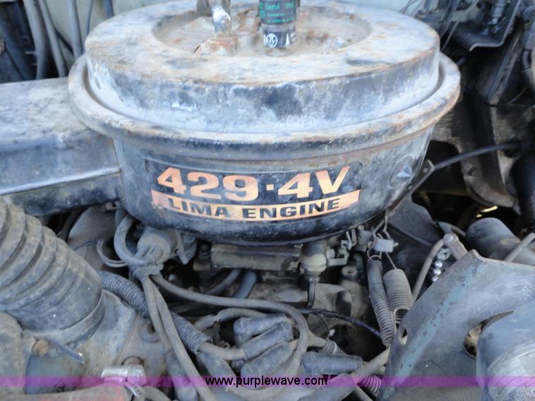 image for item A3107 1987 Ford F800 digger truck