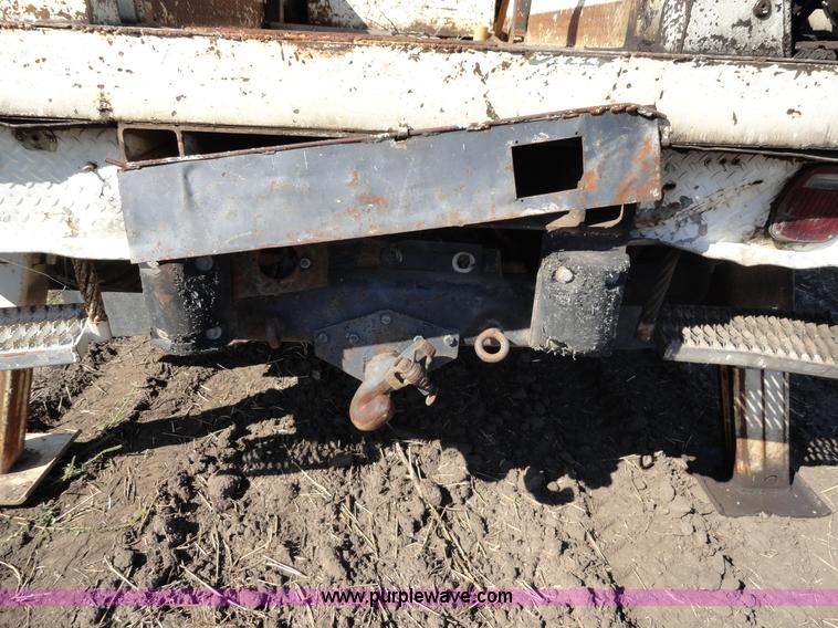 image for item A3107 1987 Ford F800 digger truck