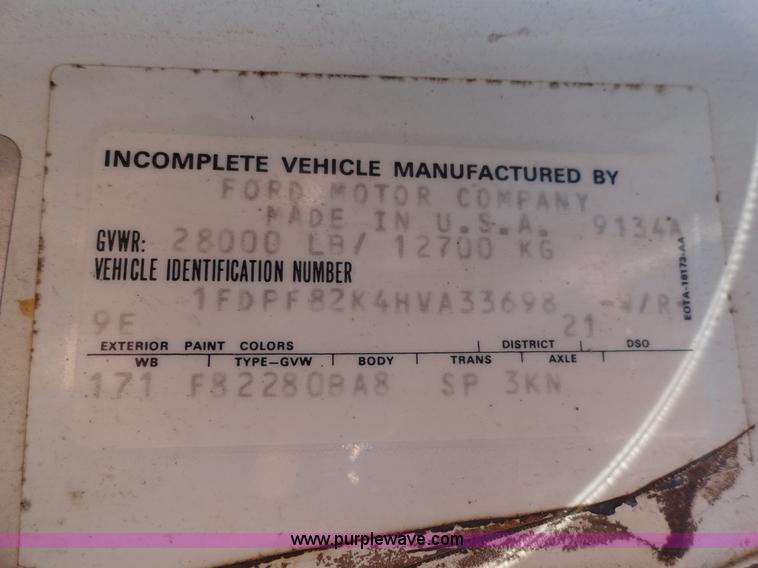 image for item A3107 1987 Ford F800 digger truck