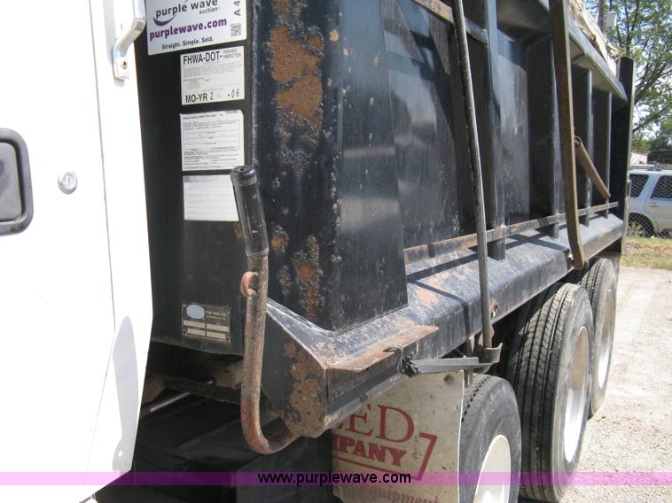image for item A4345 1992 Ford Aeromax L9000 dump truck