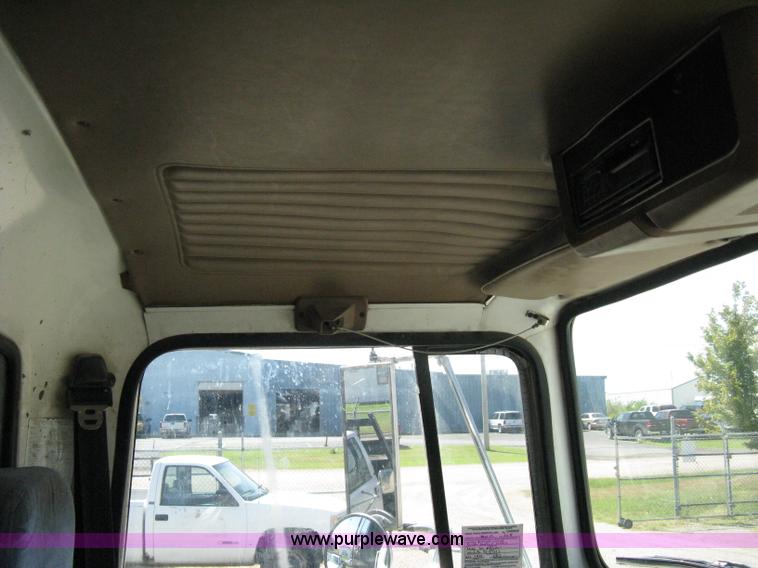 image for item A4345 1992 Ford Aeromax L9000 dump truck