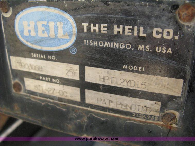 image for item A4345 1992 Ford Aeromax L9000 dump truck