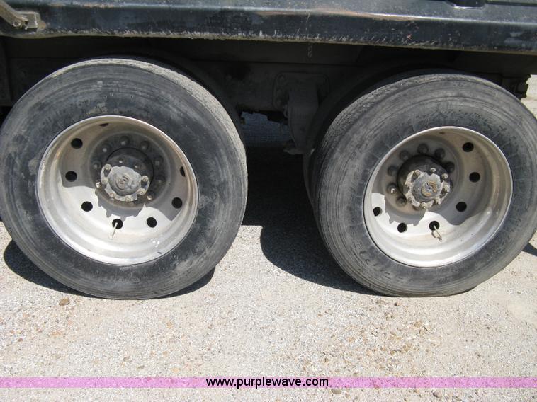 image for item A4345 1992 Ford Aeromax L9000 dump truck