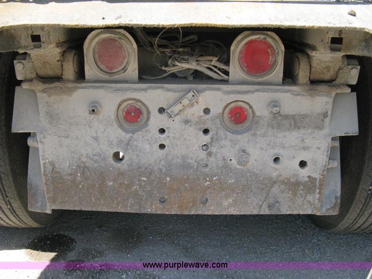 image for item A4345 1992 Ford Aeromax L9000 dump truck