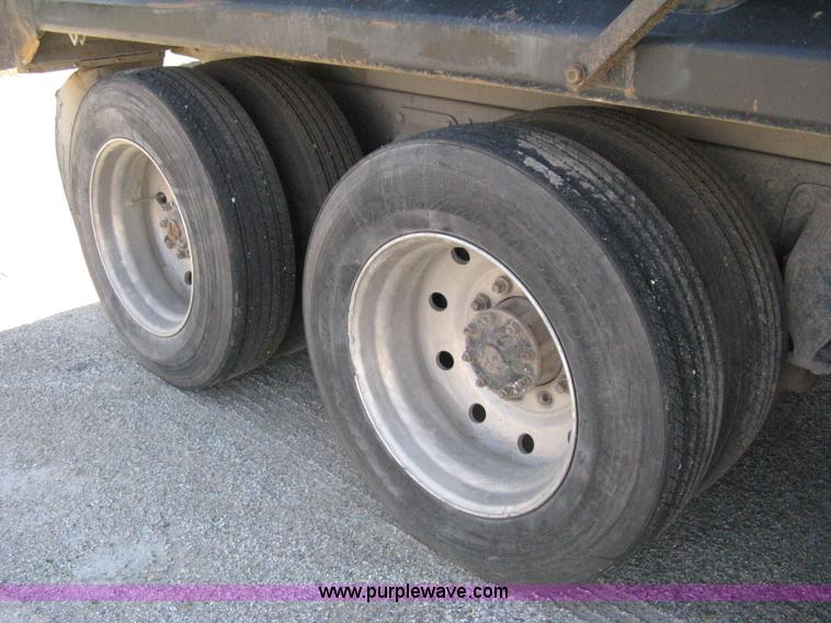 image for item A4345 1992 Ford Aeromax L9000 dump truck