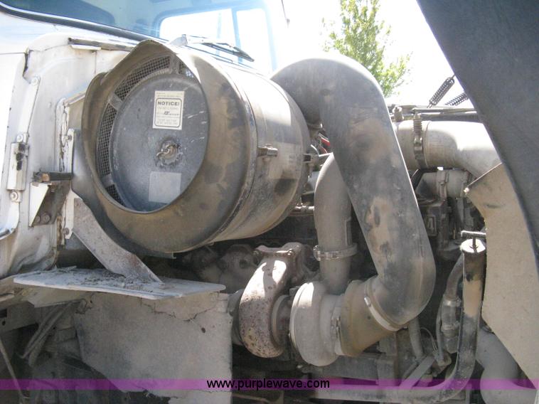 image for item A4345 1992 Ford Aeromax L9000 dump truck