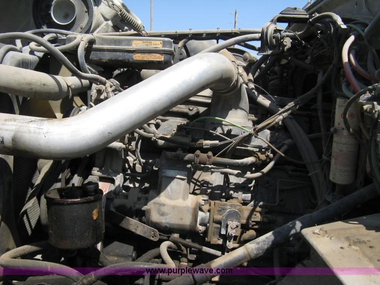 image for item A4345 1992 Ford Aeromax L9000 dump truck