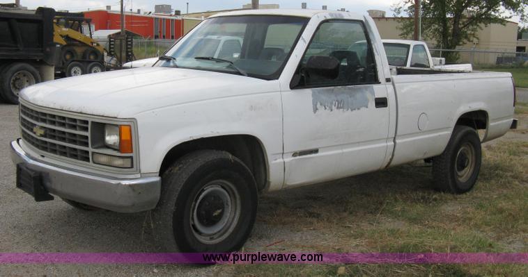 image for item A4346 1992 Chevrolet Cheyenne 2500 pickup truck