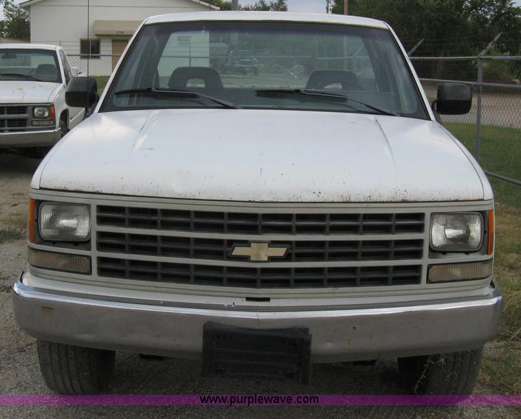 image for item A4346 1992 Chevrolet Cheyenne 2500 pickup truck