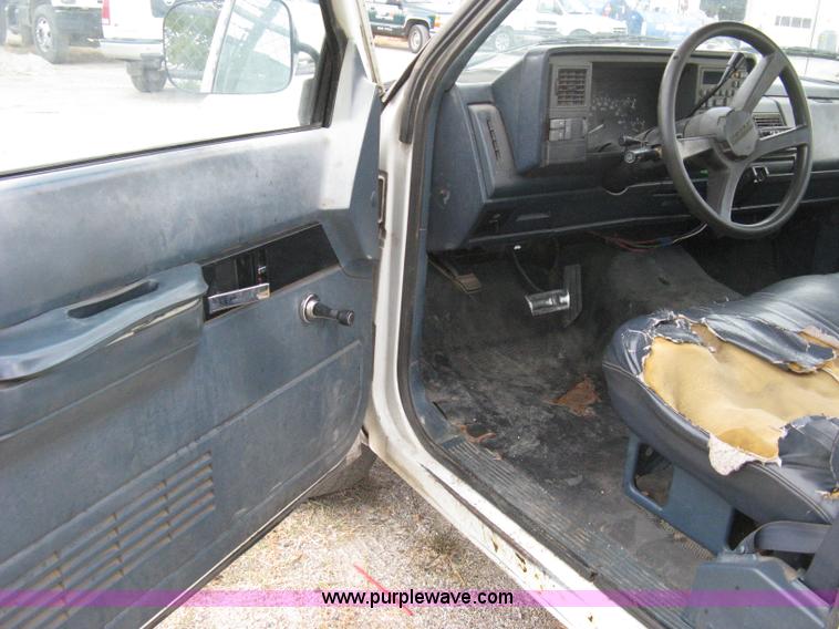 image for item A4346 1992 Chevrolet Cheyenne 2500 pickup truck