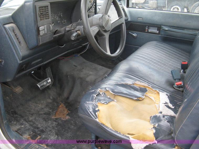 image for item A4346 1992 Chevrolet Cheyenne 2500 pickup truck