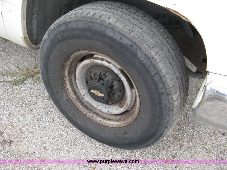 image for item A4346 1992 Chevrolet Cheyenne 2500 pickup truck