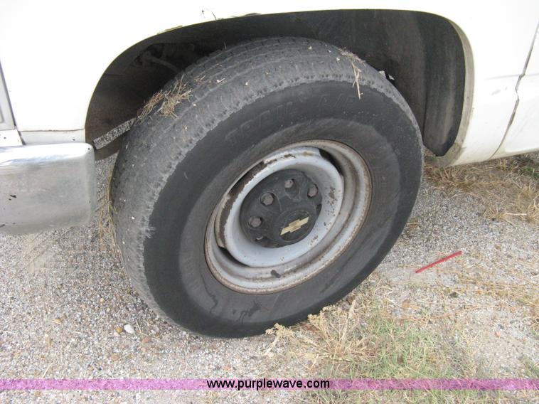 image for item A4346 1992 Chevrolet Cheyenne 2500 pickup truck