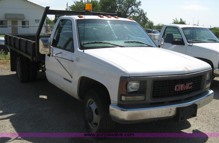 image for item A4348 2000 GMC Sierra C3500 pickup truck