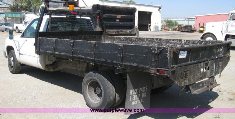 image for item A4348 2000 GMC Sierra C3500 pickup truck