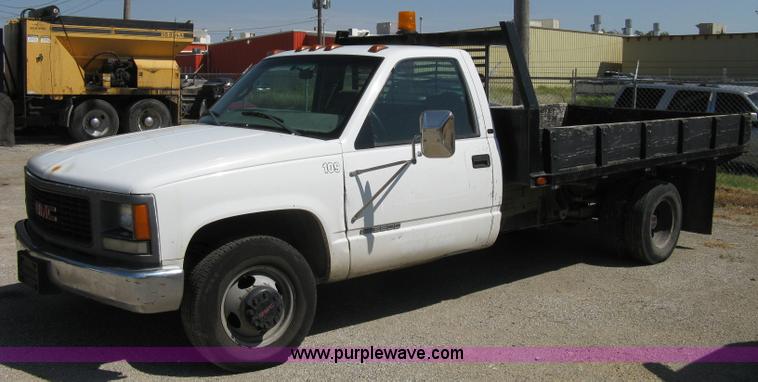 image for item A4348 2000 GMC Sierra C3500 pickup truck