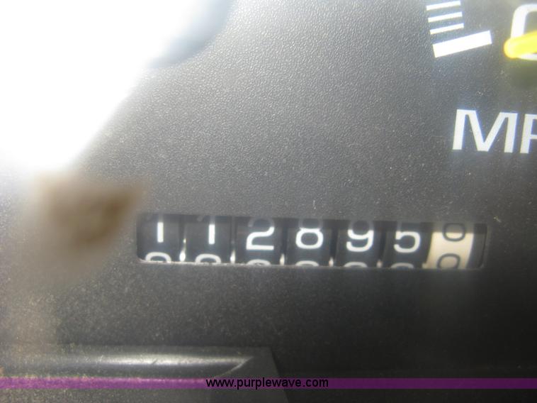 image for item A4348 2000 GMC Sierra C3500 pickup truck