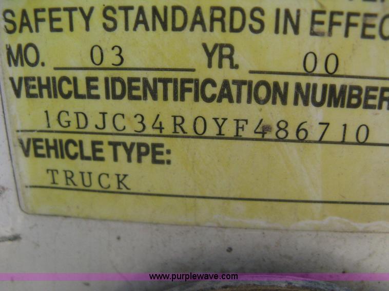 image for item A4348 2000 GMC Sierra C3500 pickup truck