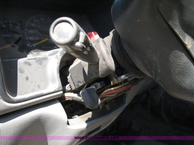 image for item A4348 2000 GMC Sierra C3500 pickup truck