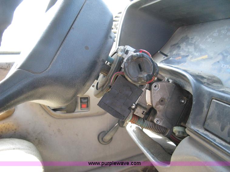 image for item A4348 2000 GMC Sierra C3500 pickup truck